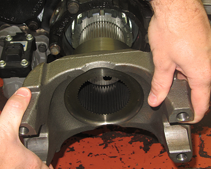 _Graphics/Web/Output Yoke Installation Step 1.png